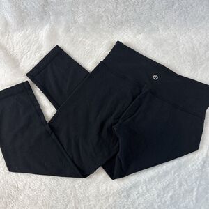 Lululemon‎ Capris Cropped Yoga Pants Solid Black Size 4
